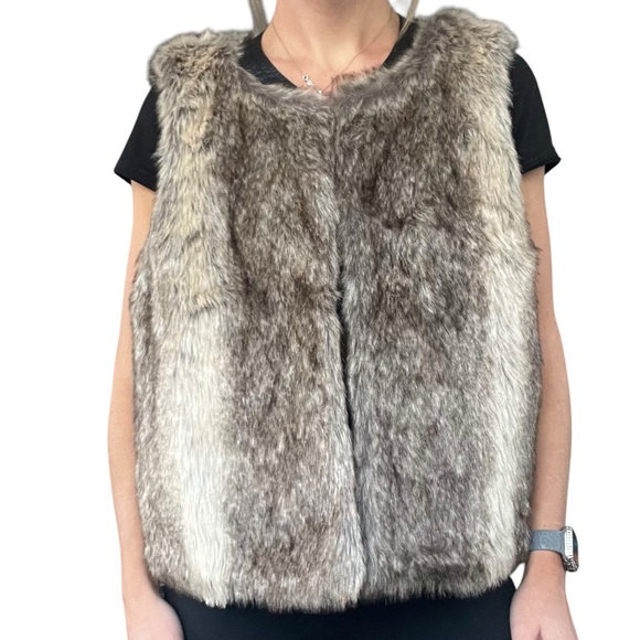 Mossimo Women’s Large Brown Fuzzy Faux Fur Leather Neckline Open Vest #259121669 - Picture 15 of 16